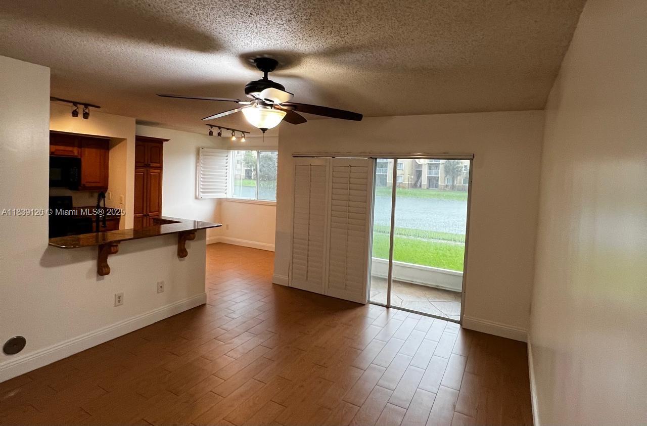 In Royal Grand Condominium Beautiful water view with patio 1Bed-1Bath Unit. Walking Distance to Nova University. Great Location-Plenty Coffee Shop, Restaurants, Supermarkets. Poll, Exercises Room, Tennis Court, plenty of Amenities.