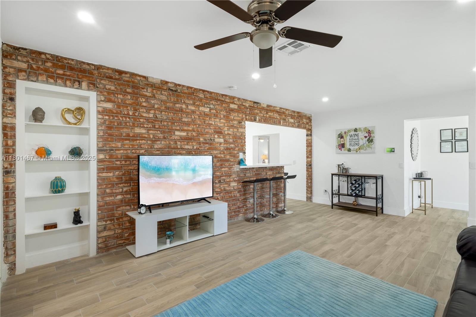 HILLBROOK - Residential