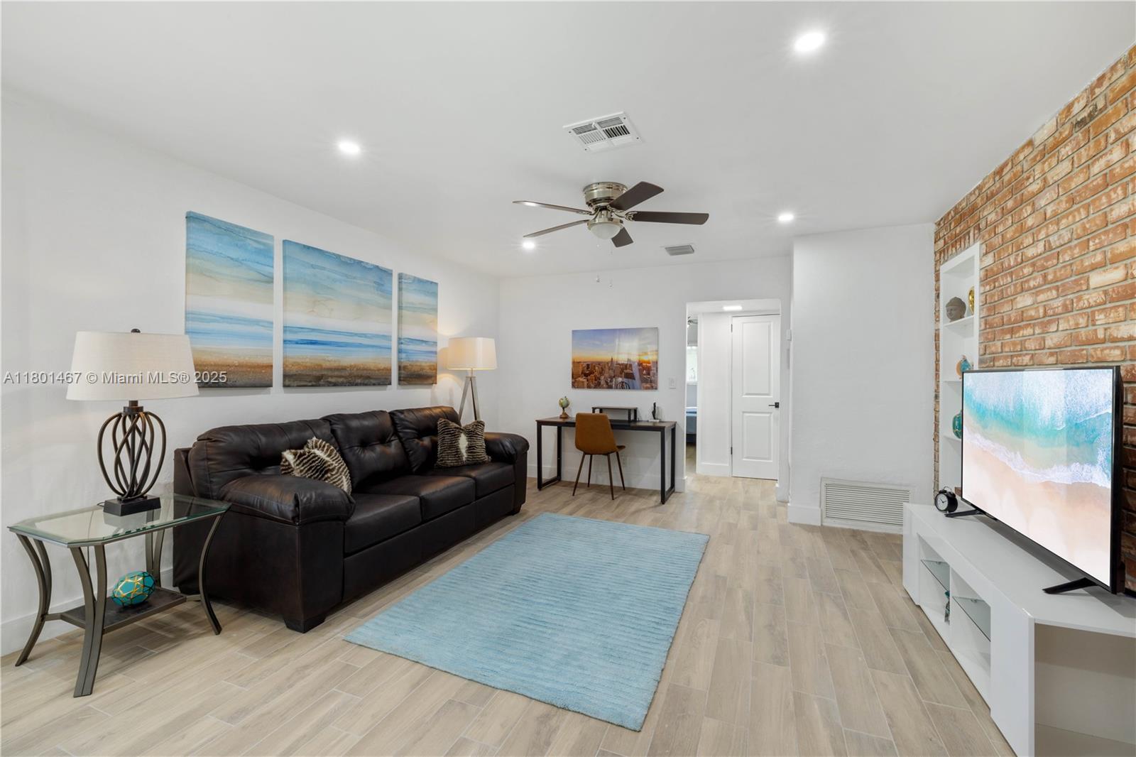 HILLBROOK - Residential