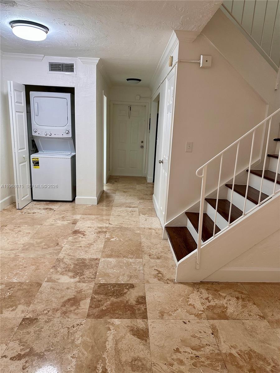 VILLAS OF PINECREST CONDO - Residential