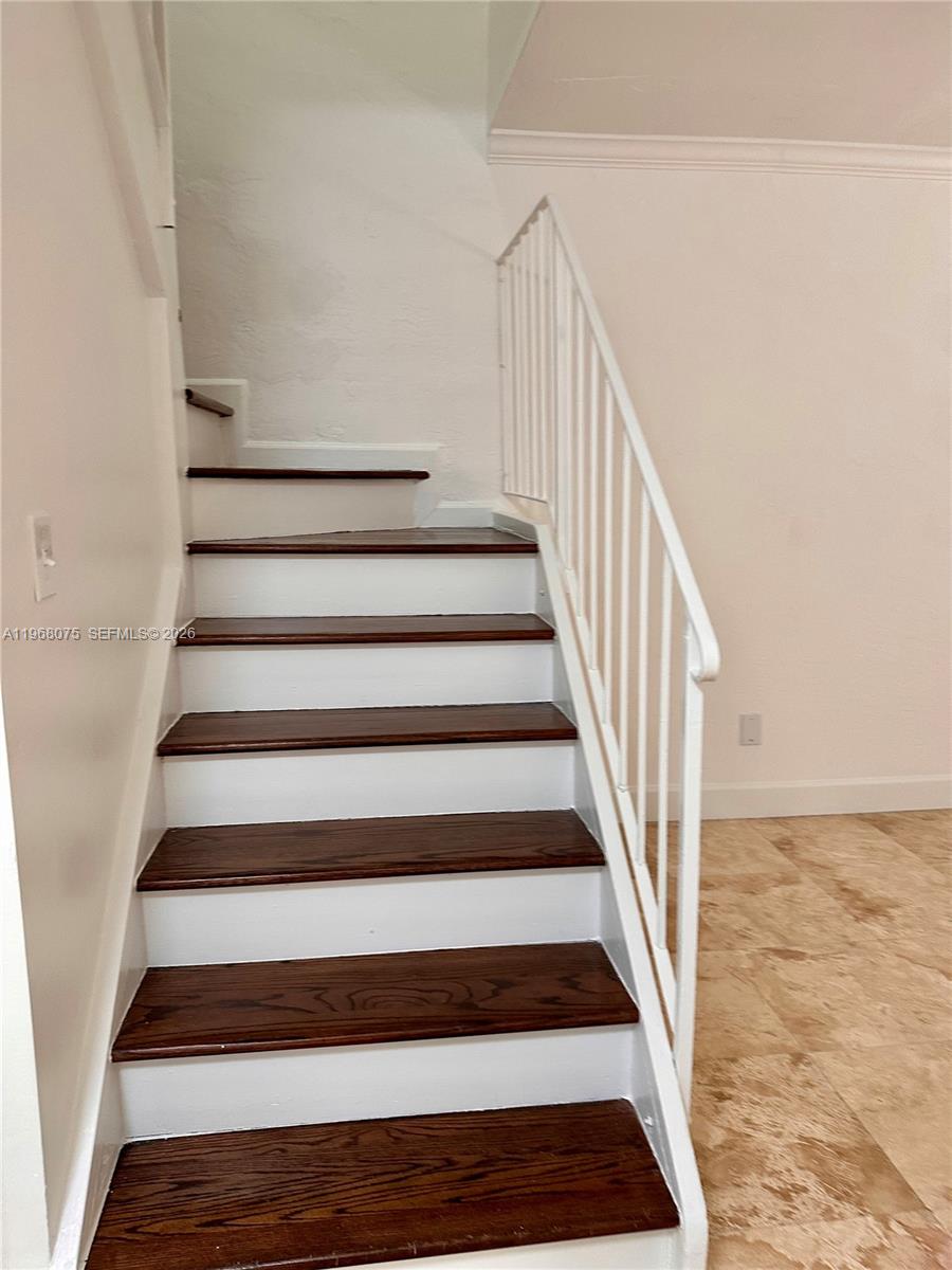 VILLAS OF PINECREST CONDO - Residential