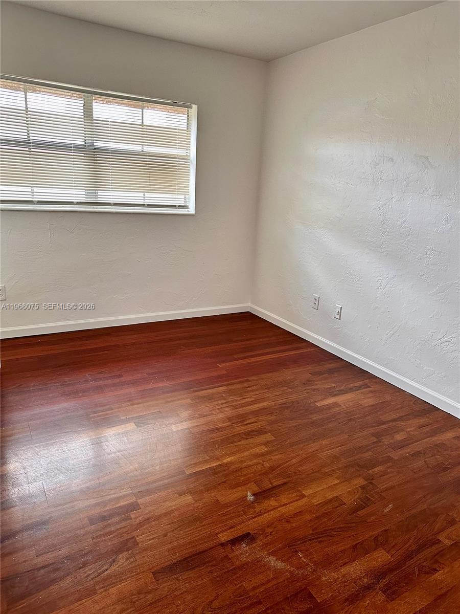 VILLAS OF PINECREST CONDO - Residential