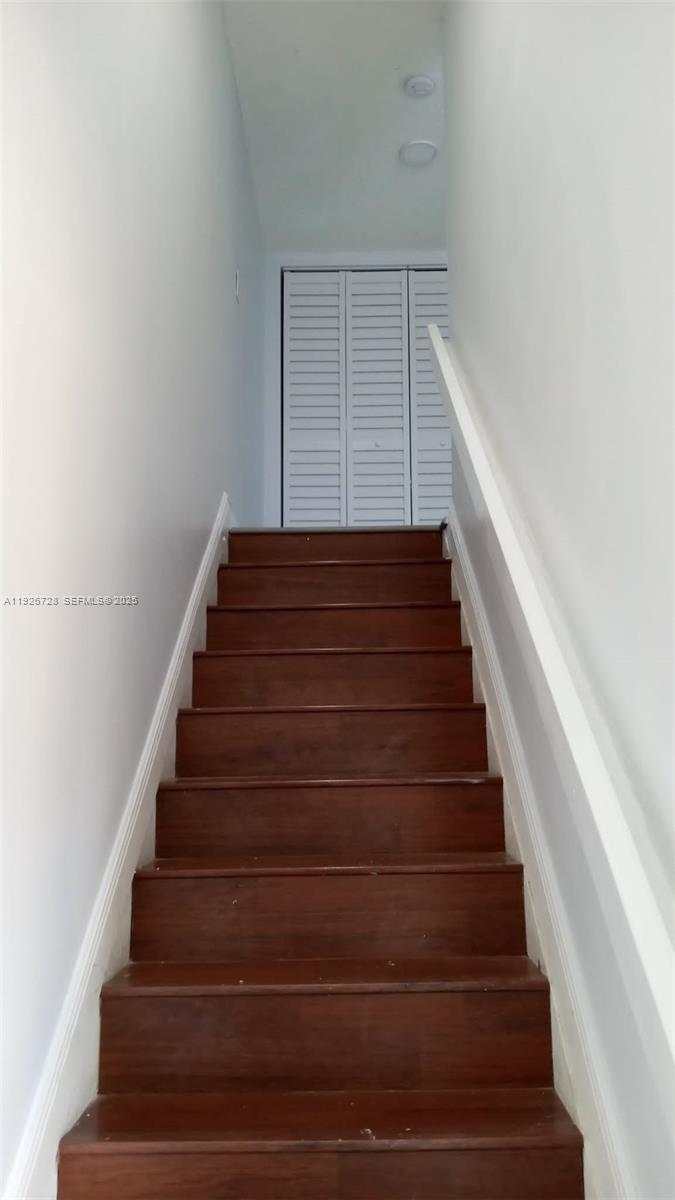 THE BEACH CLUB FONTAINEBL - Residential Lease