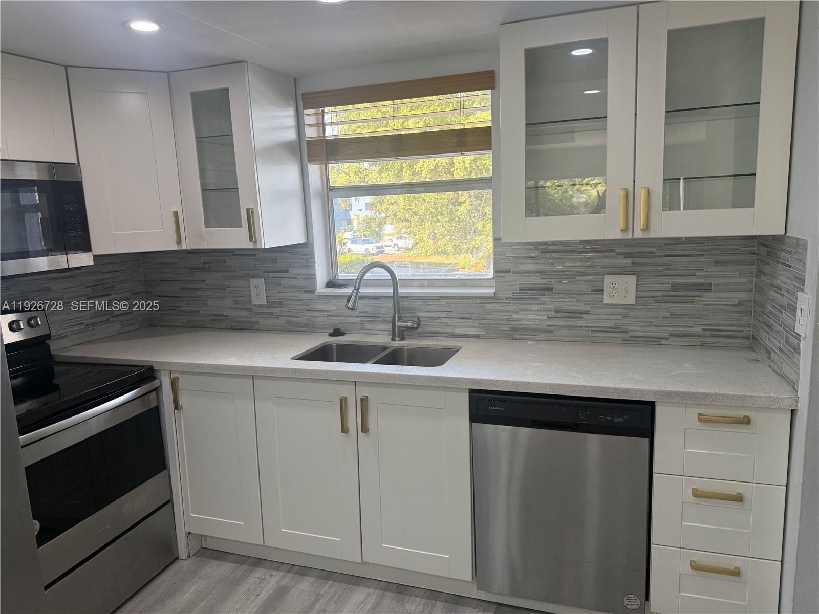 THE BEACH CLUB FONTAINEBL - Residential Lease