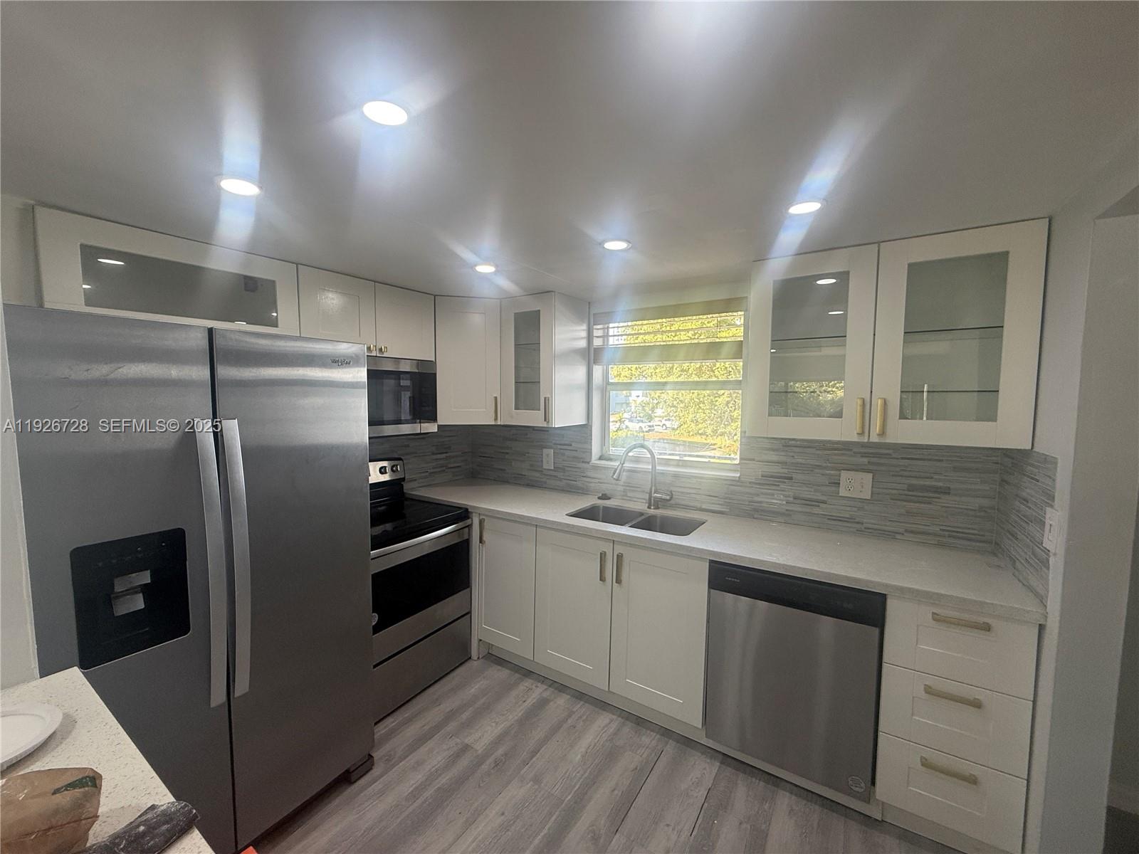 THE BEACH CLUB FONTAINEBL - Residential Lease