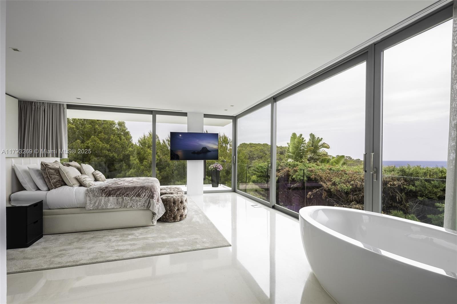 Villa La Cinq - Residential