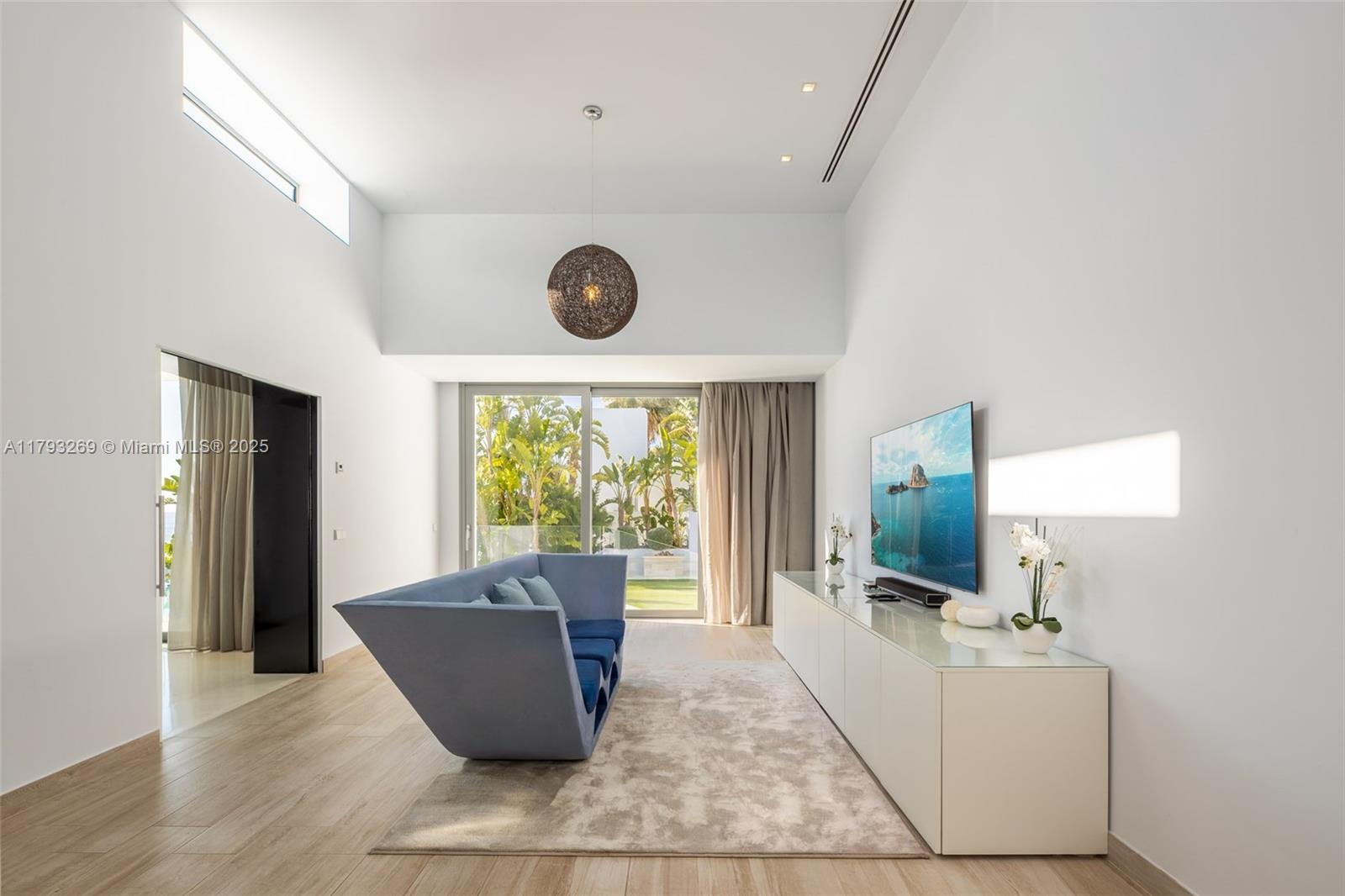 Villa La Cinq - Residential