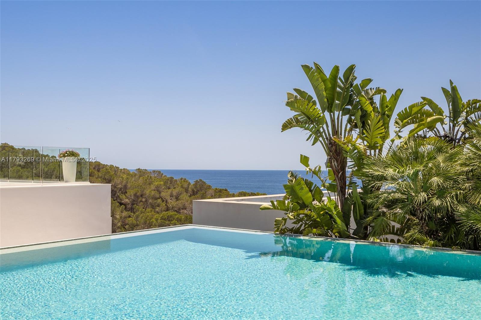 Villa La Cinq - Residential