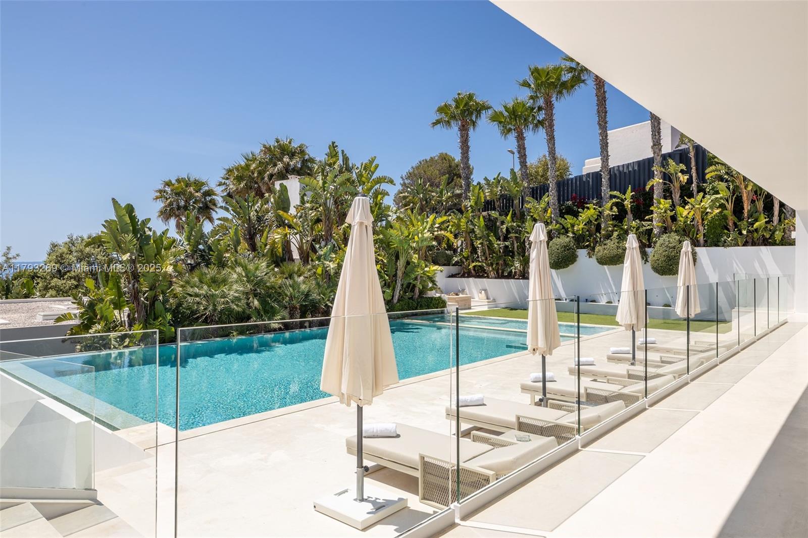 Villa La Cinq - Residential