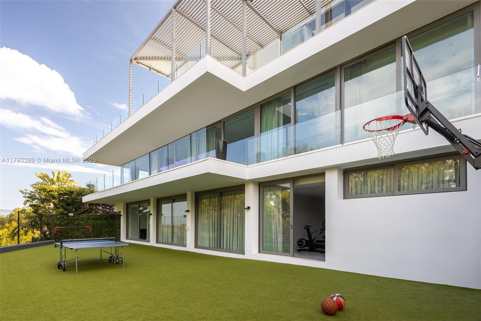 Villa La Cinq - Residential