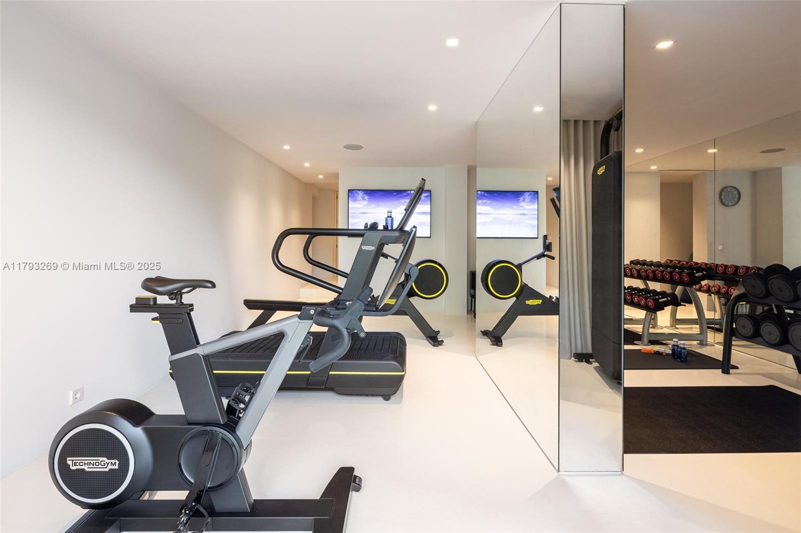 Villa La Cinq - Residential