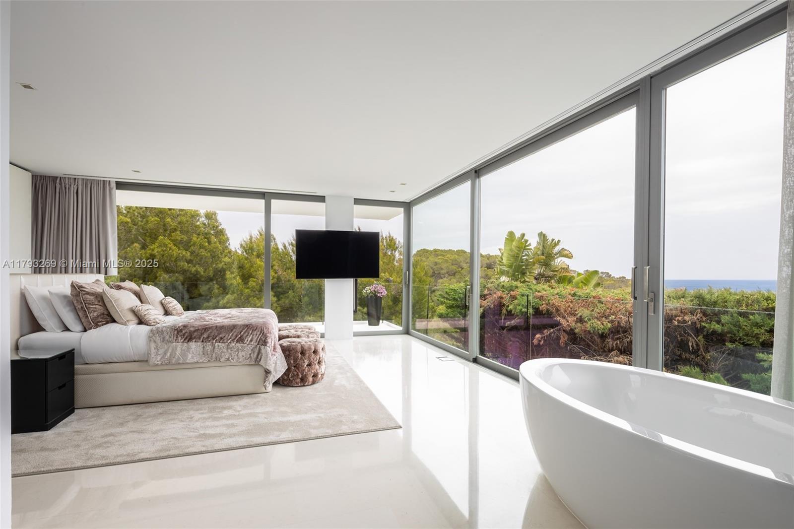 Villa La Cinq - Residential