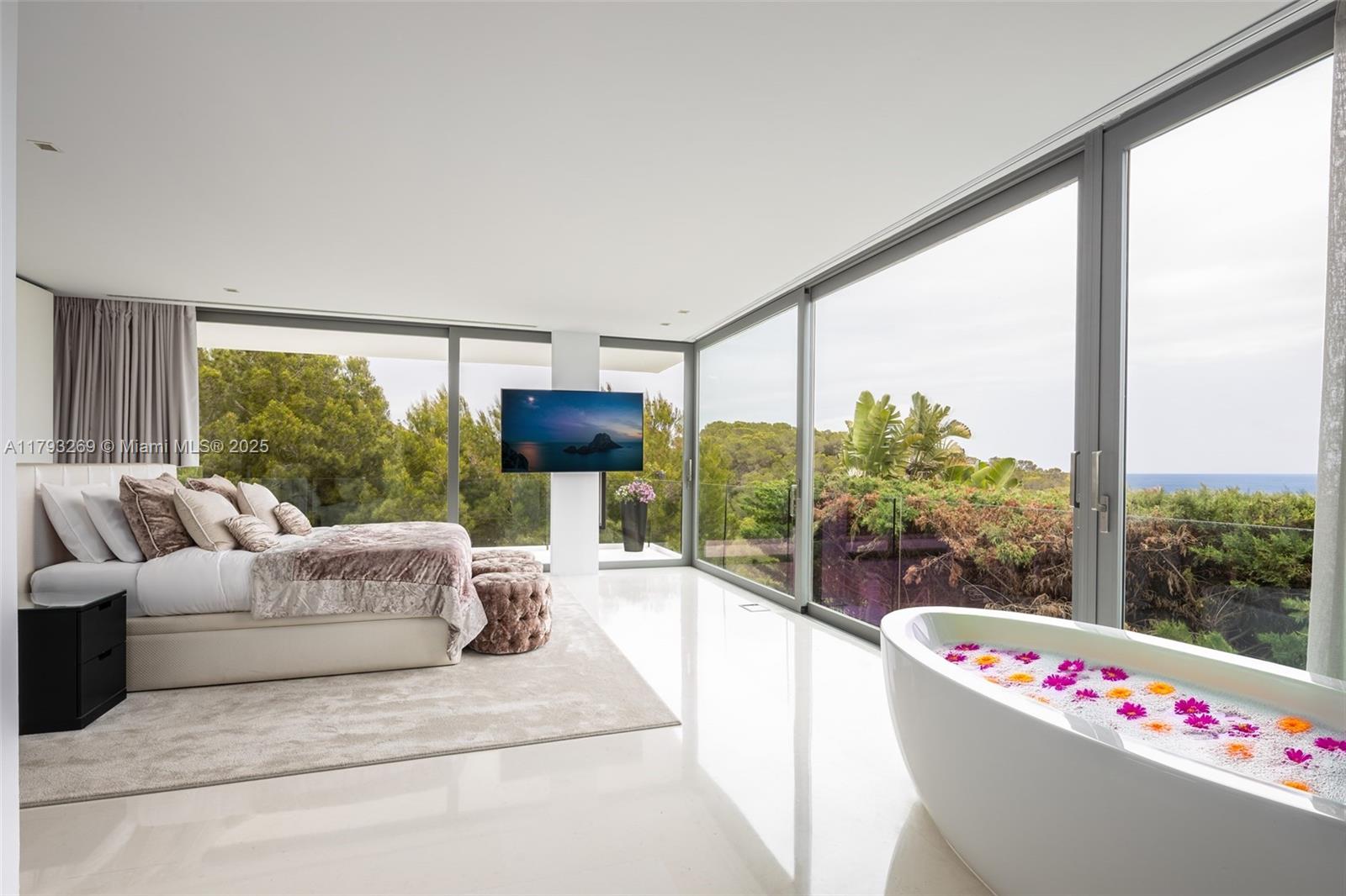 Villa La Cinq - Residential