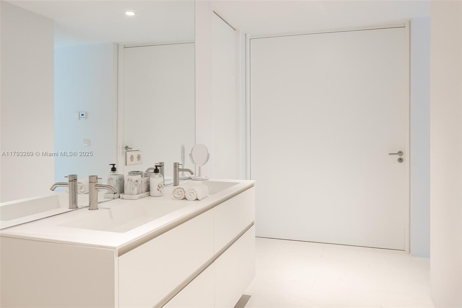 Villa La Cinq - Residential