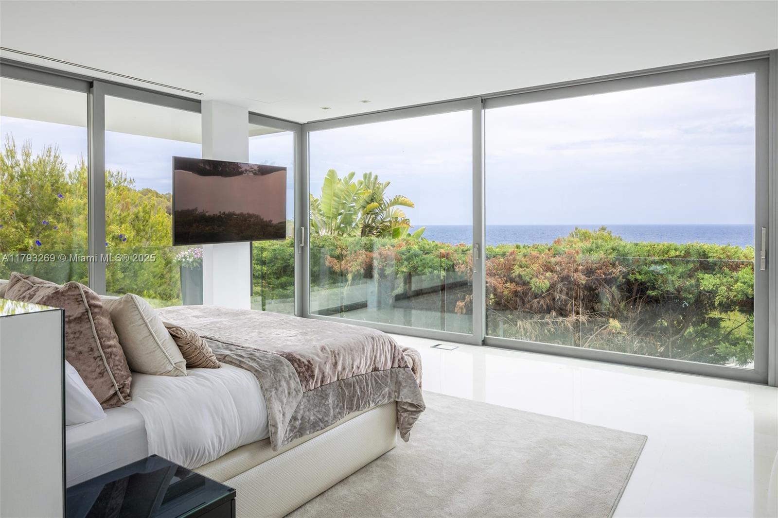 Villa La Cinq - Residential