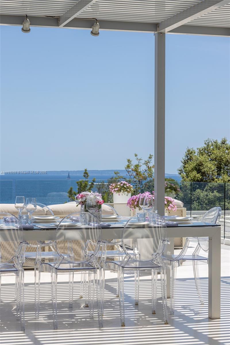 Villa La Cinq - Residential