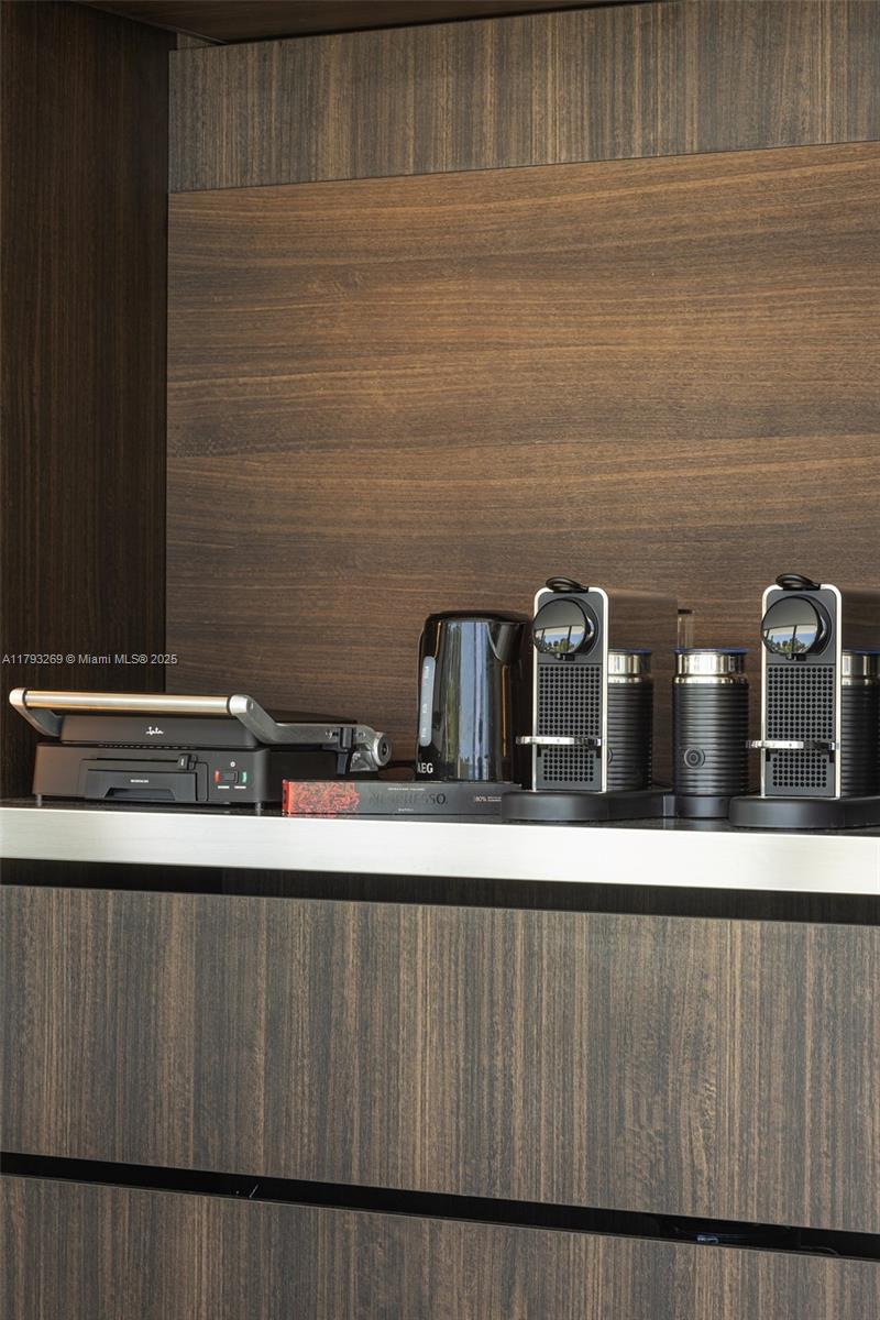 Villa La Cinq - Residential