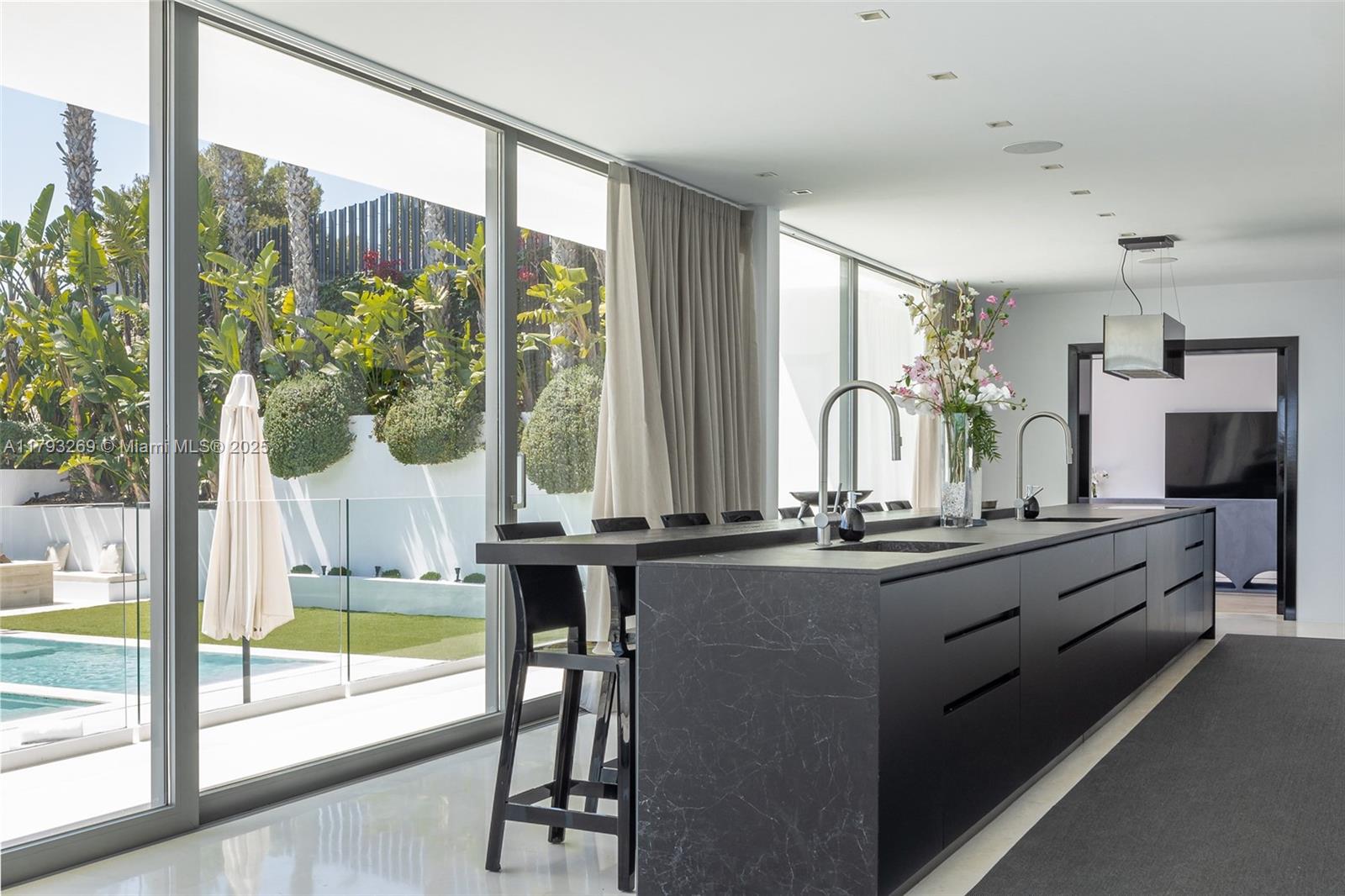 Villa La Cinq - Residential