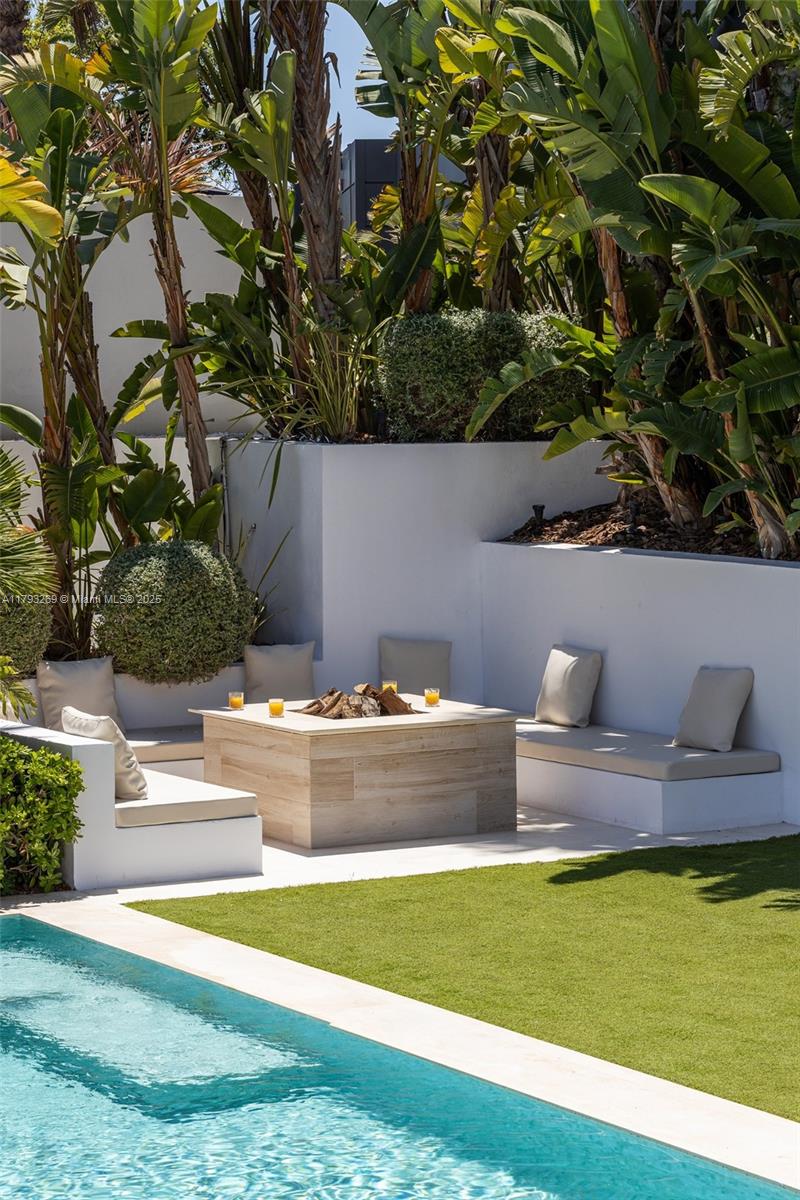 Villa La Cinq - Residential