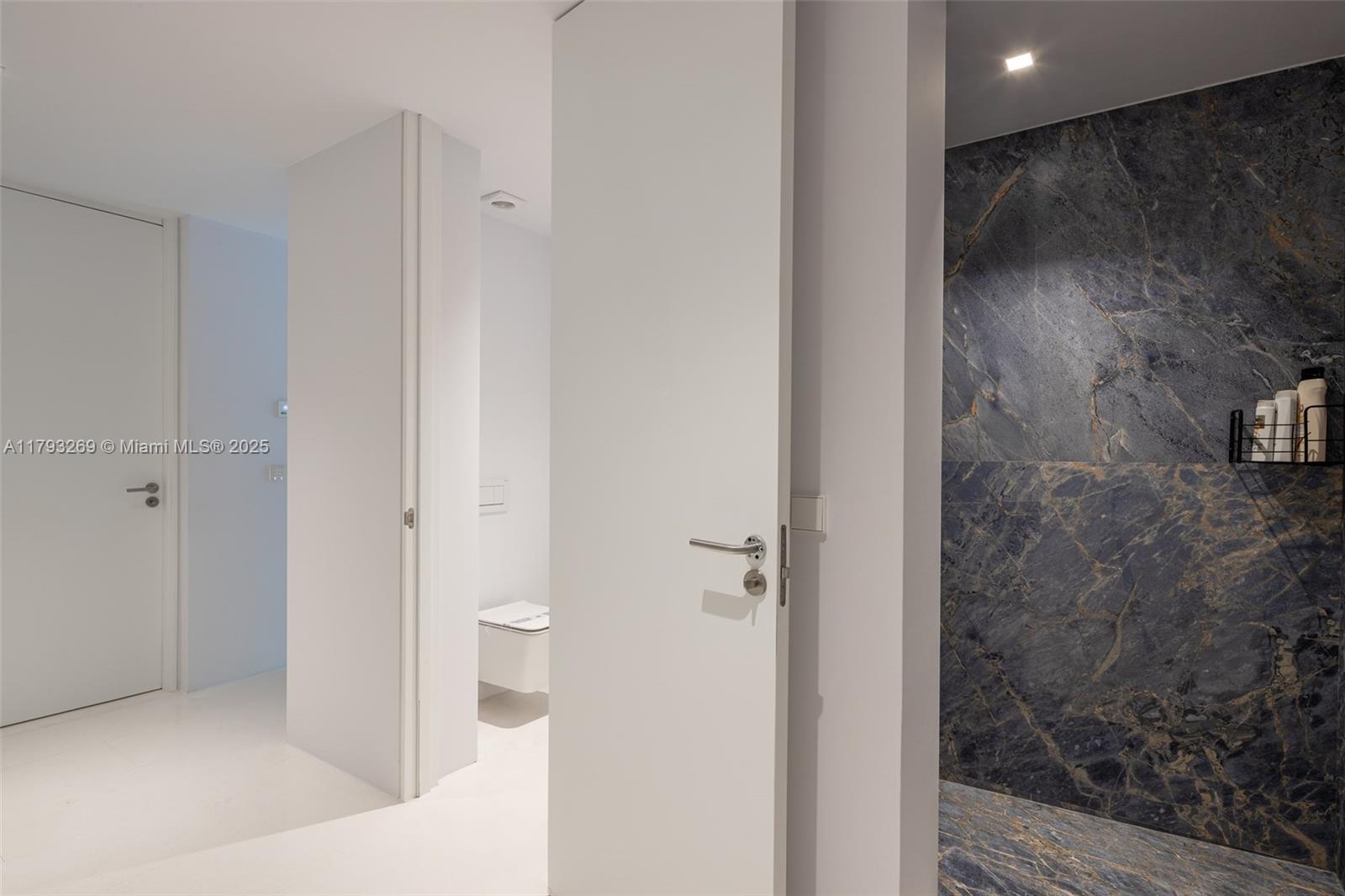 Villa La Cinq - Residential