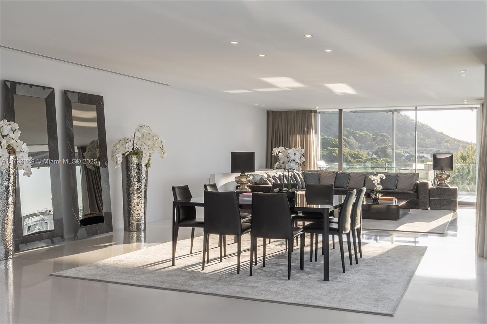 Villa La Cinq - Residential