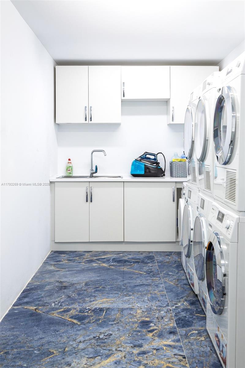 Villa La Cinq - Residential