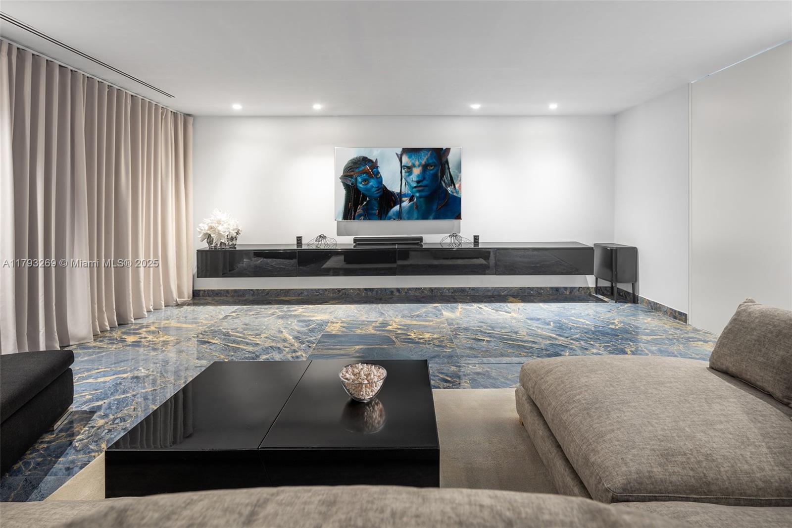 Villa La Cinq - Residential