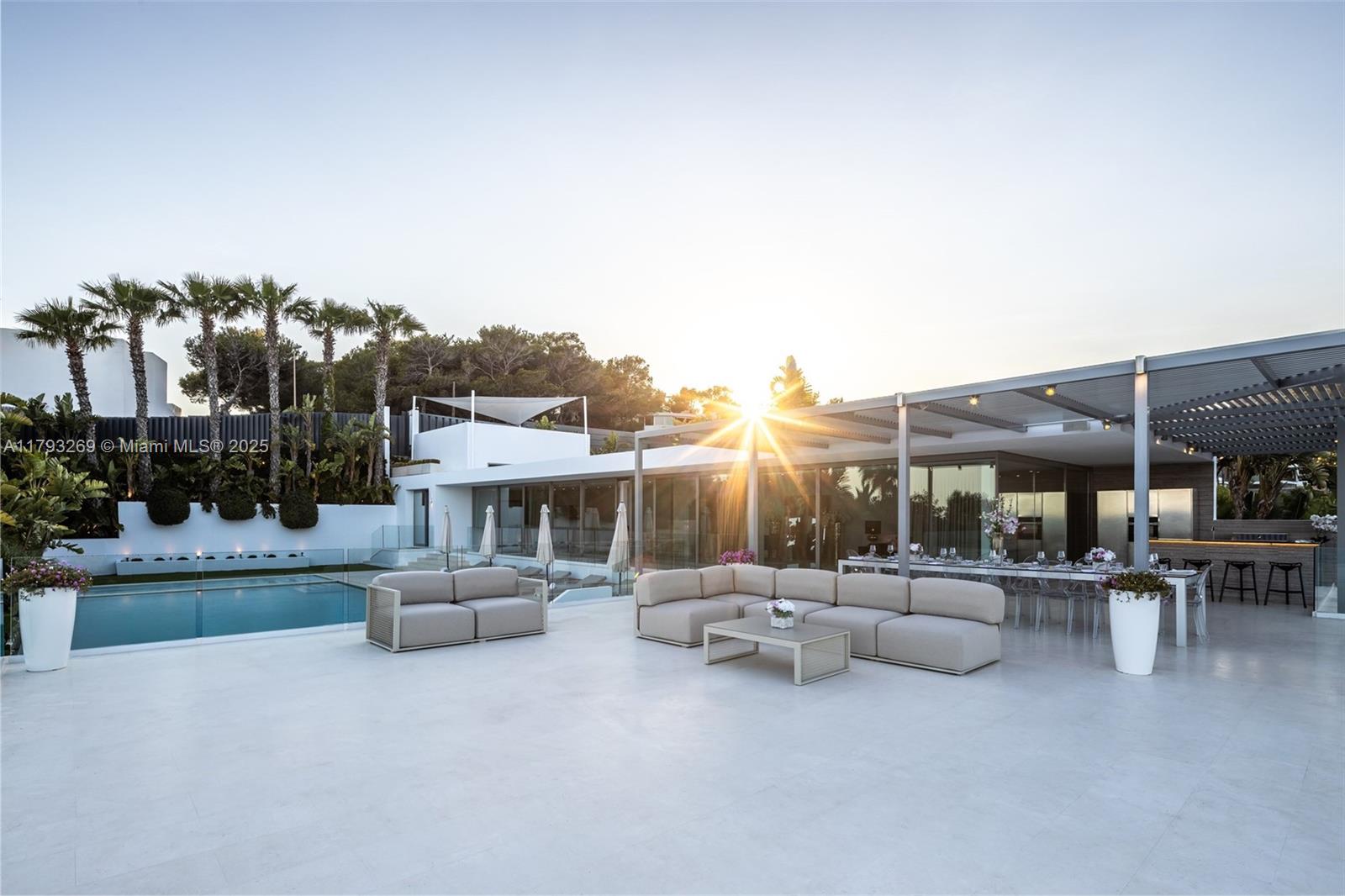 Villa La Cinq - Residential