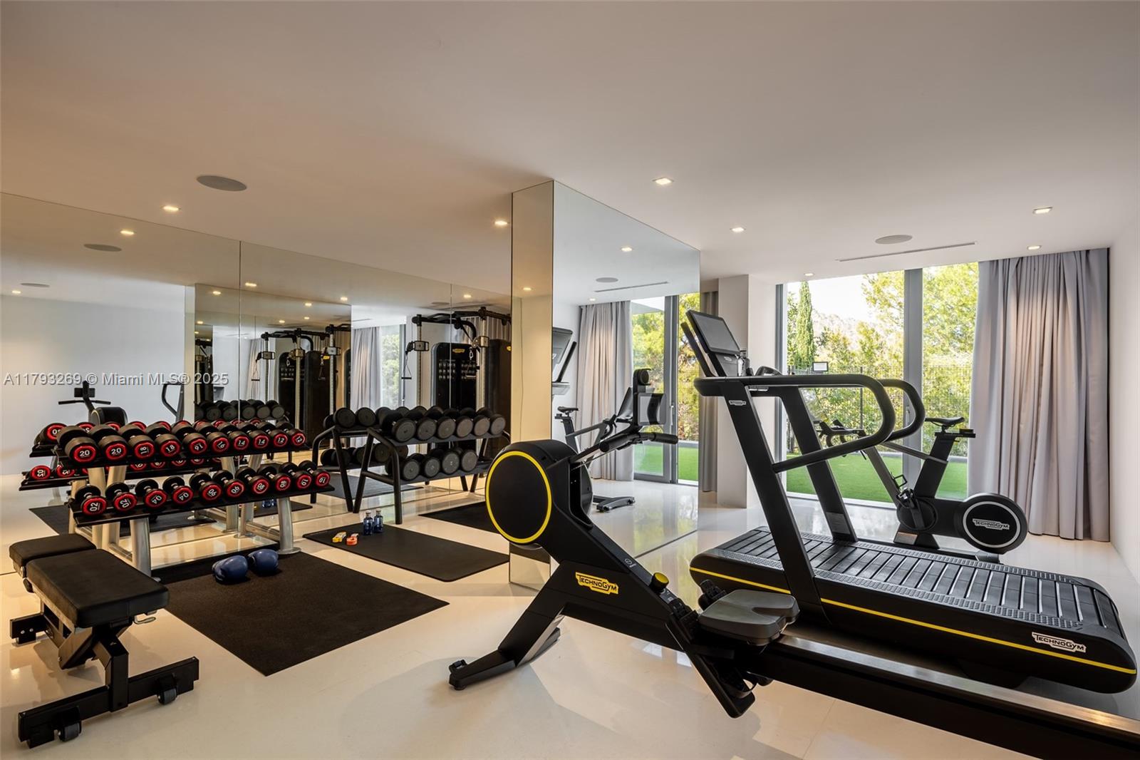 Villa La Cinq - Residential