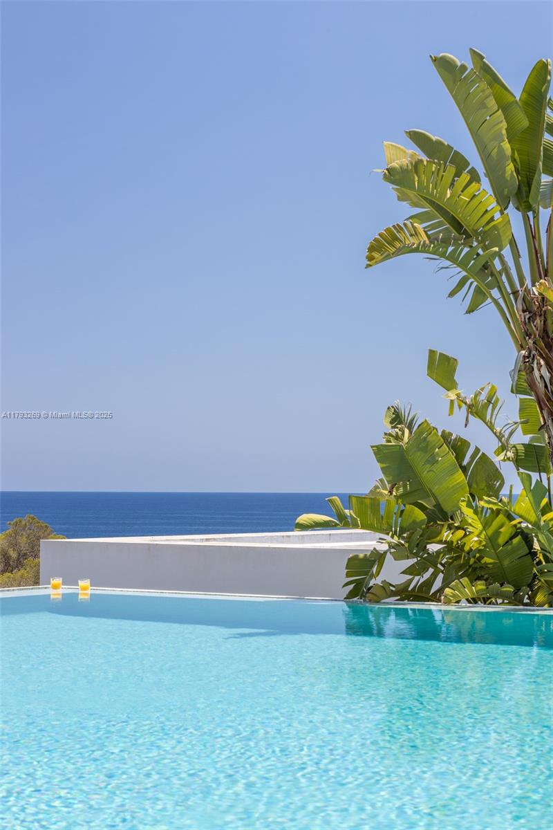 Villa La Cinq - Residential