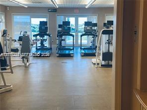 TURNBERRY VLG NO TOWER CO - Residential Lease
