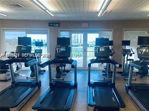 TURNBERRY VLG NO TOWER CO - Residential Lease