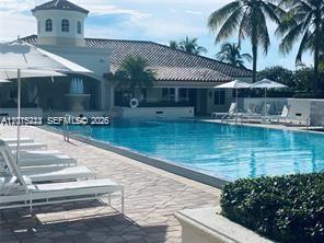 TURNBERRY VLG NO TOWER CO - Residential Lease