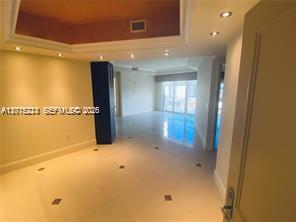 TURNBERRY VLG NO TOWER CO - Residential Lease