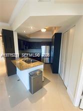 TURNBERRY VLG NO TOWER CO - Residential Lease