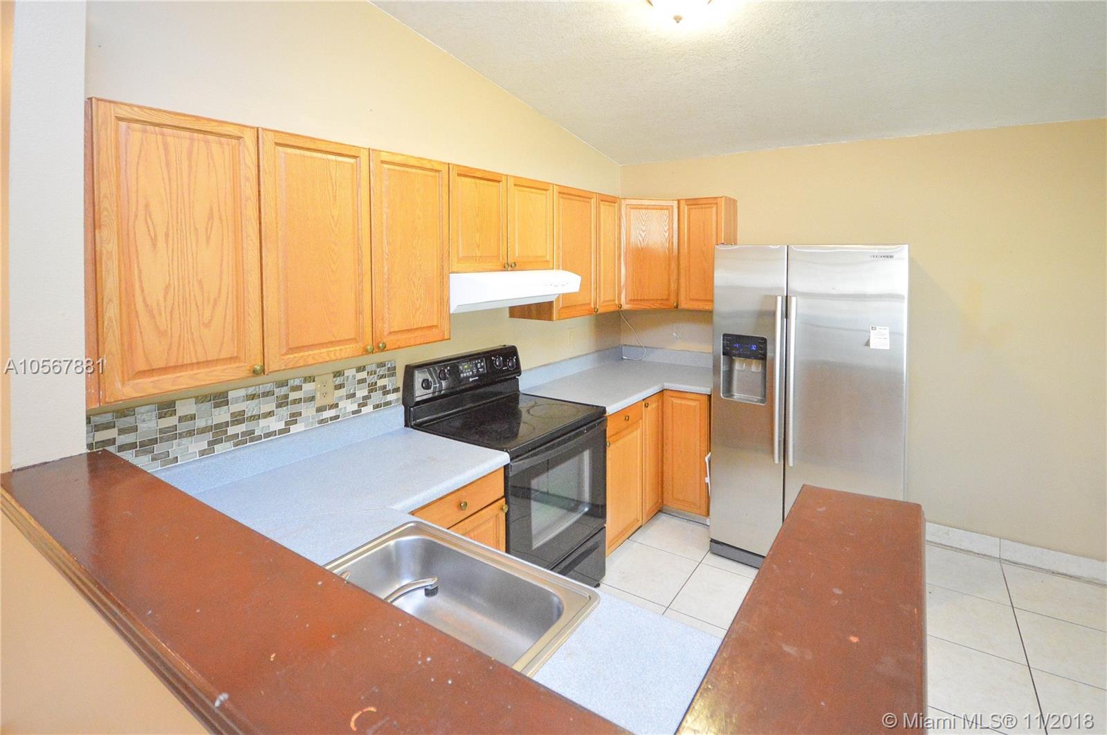 HOLLYWOOD LITTLE RANCHES - Residential Lease