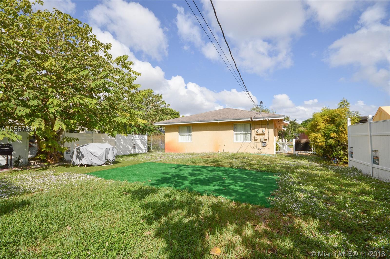 HOLLYWOOD LITTLE RANCHES - Residential Lease