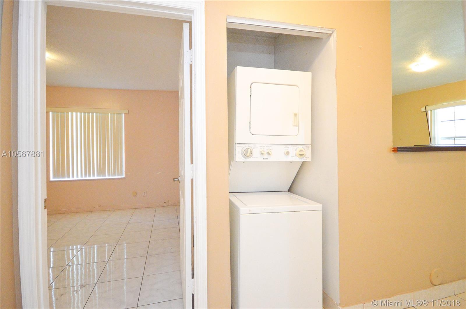 HOLLYWOOD LITTLE RANCHES - Residential Lease