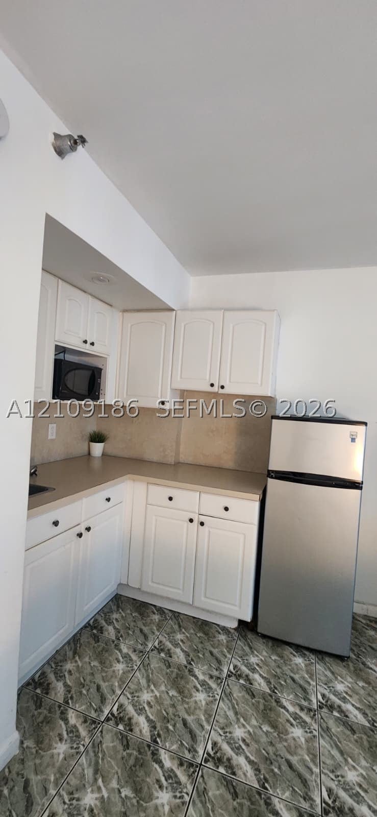 5445 Collins Ave 1408