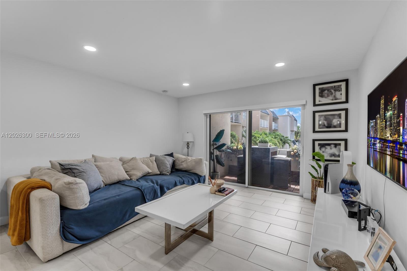KINGS CREEK SO CONDO - Residential Lease