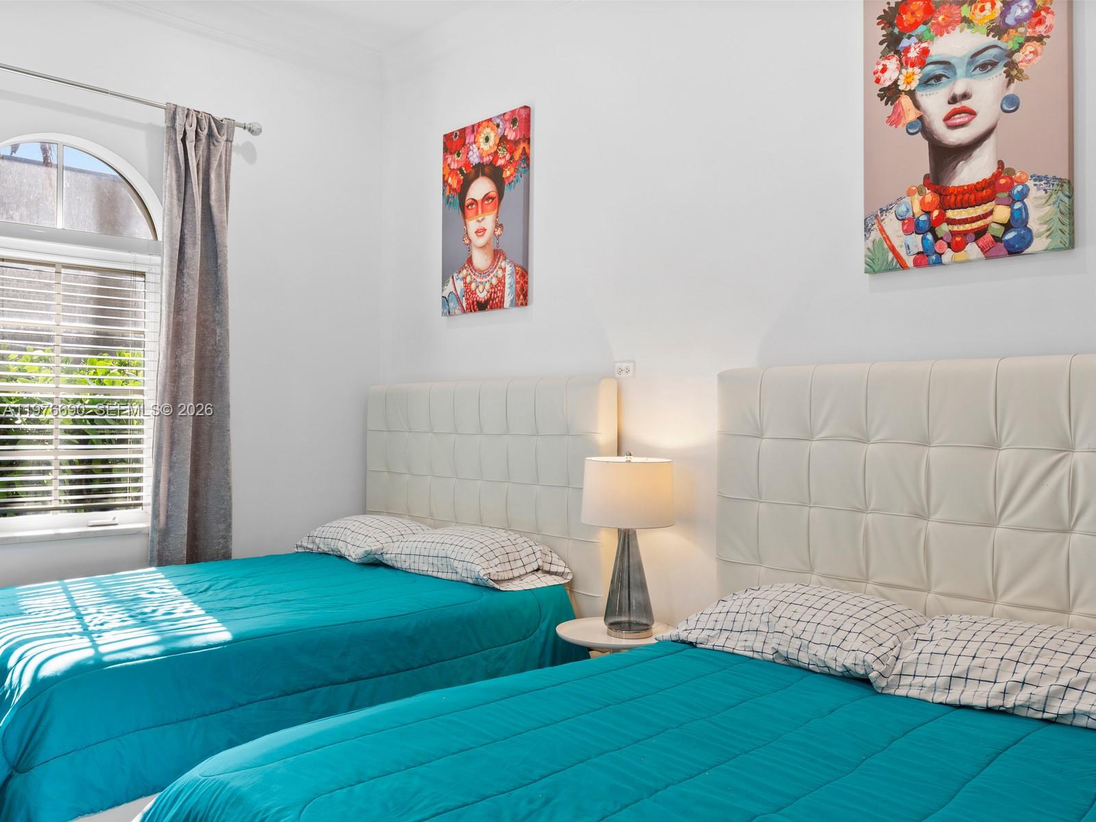 HOLLYWOOD LAKES SECTION - Residential