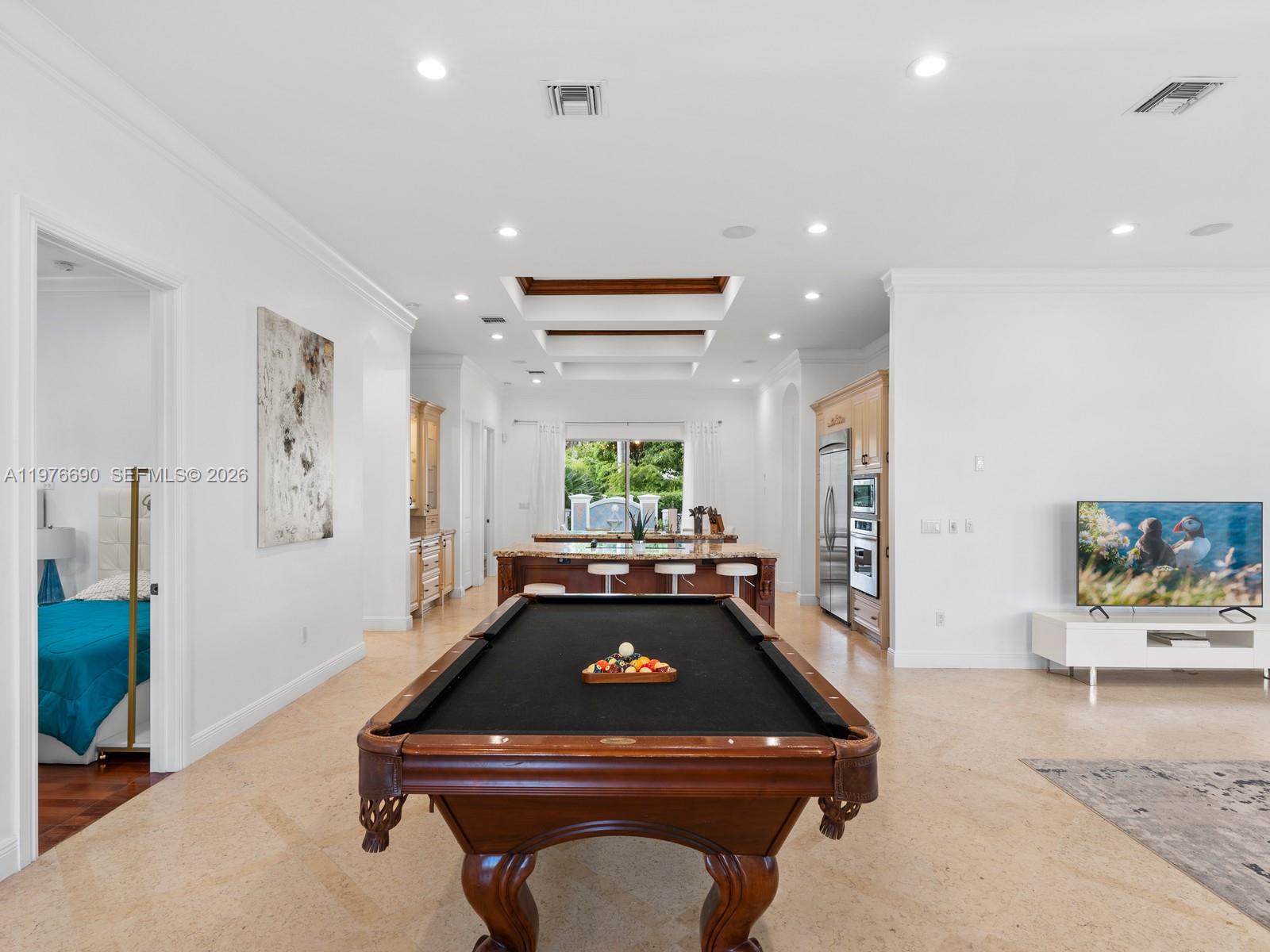 HOLLYWOOD LAKES SECTION - Residential