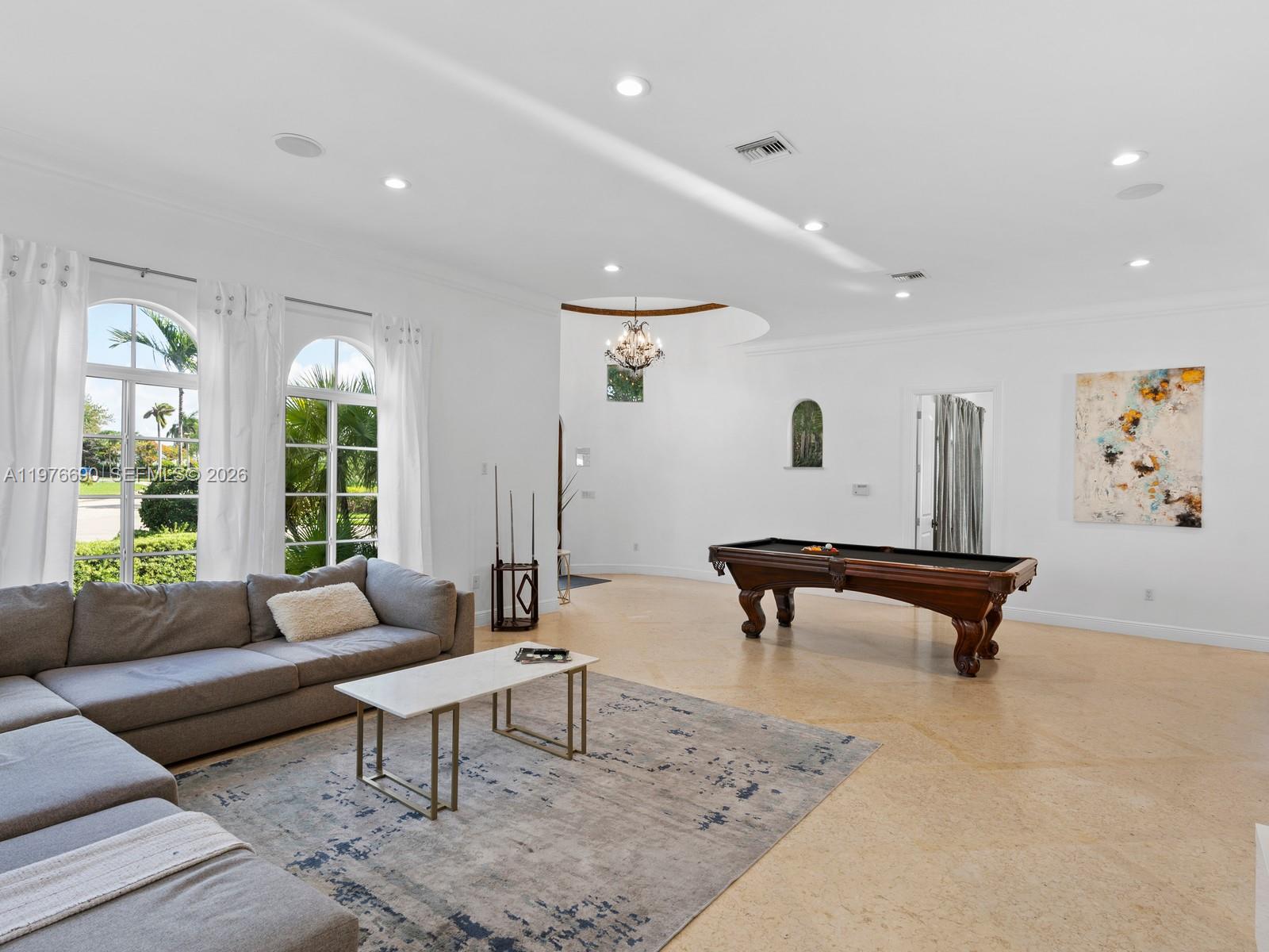 HOLLYWOOD LAKES SECTION - Residential