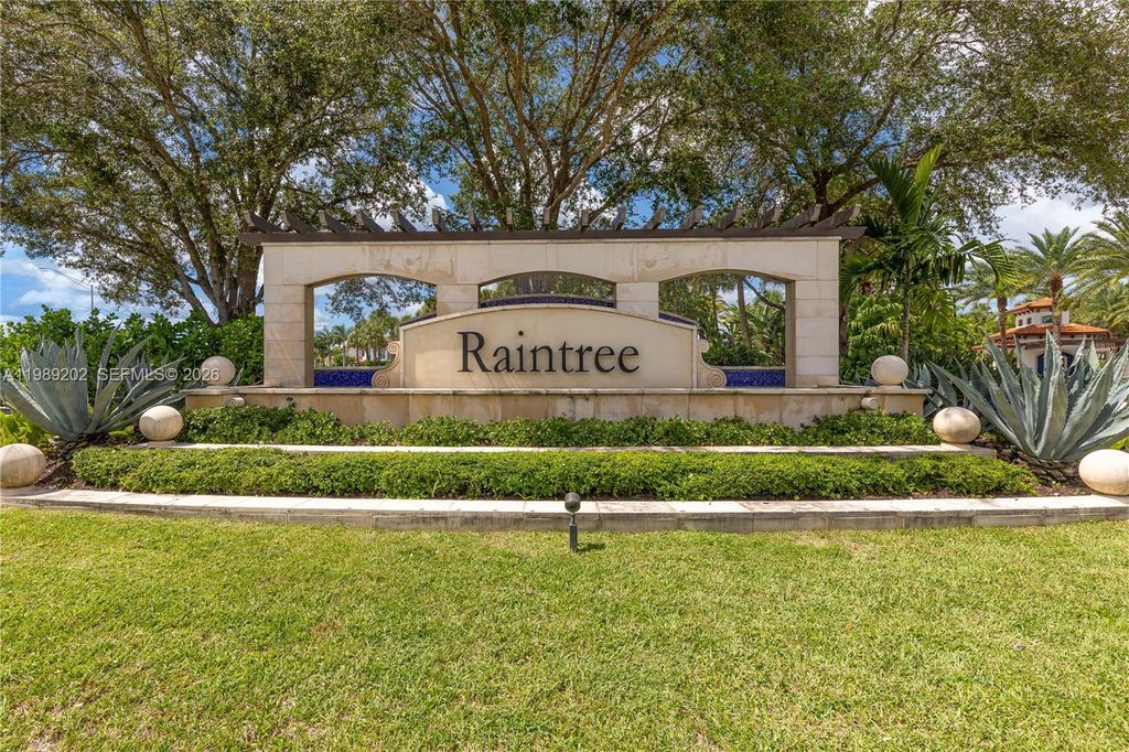 Photo of 11524 SW 16th St, Pembroke Pines, FL 33025 (MLS # A11989202)