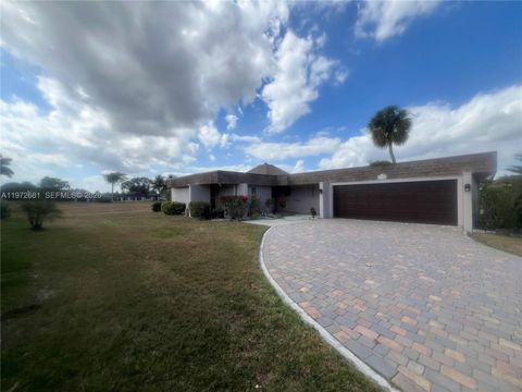 5724 S Bayberry Ln Tamarac FL 33319