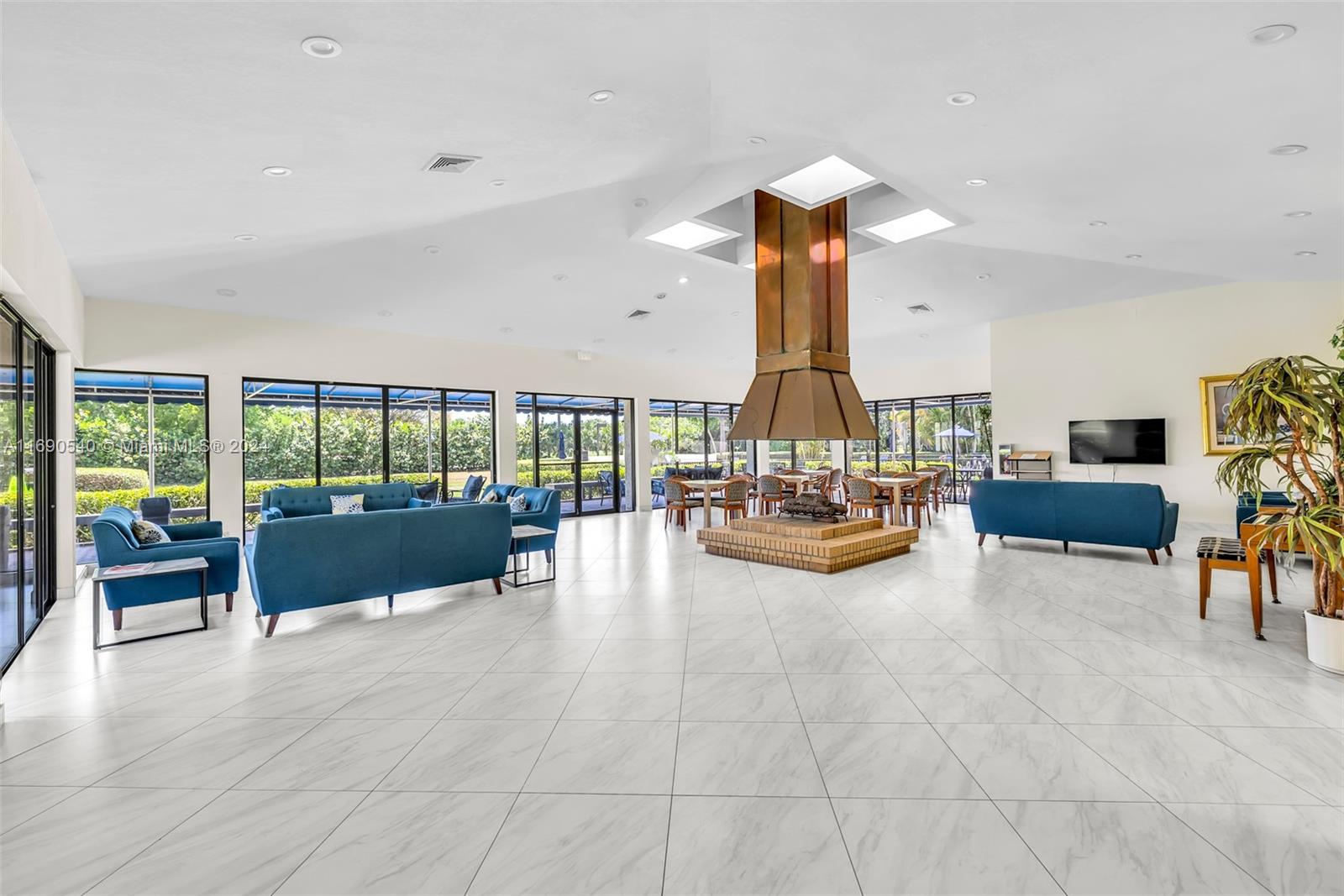 GLENS CONDO - Residential