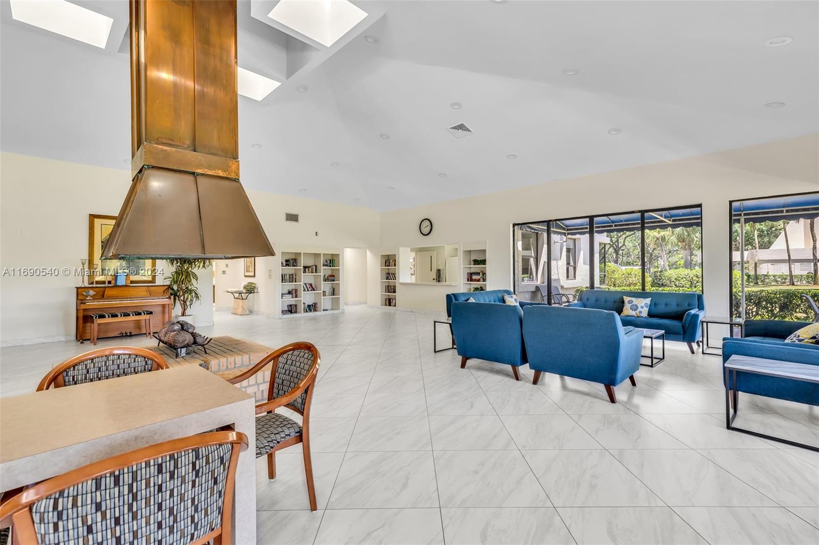 GLENS CONDO - Residential