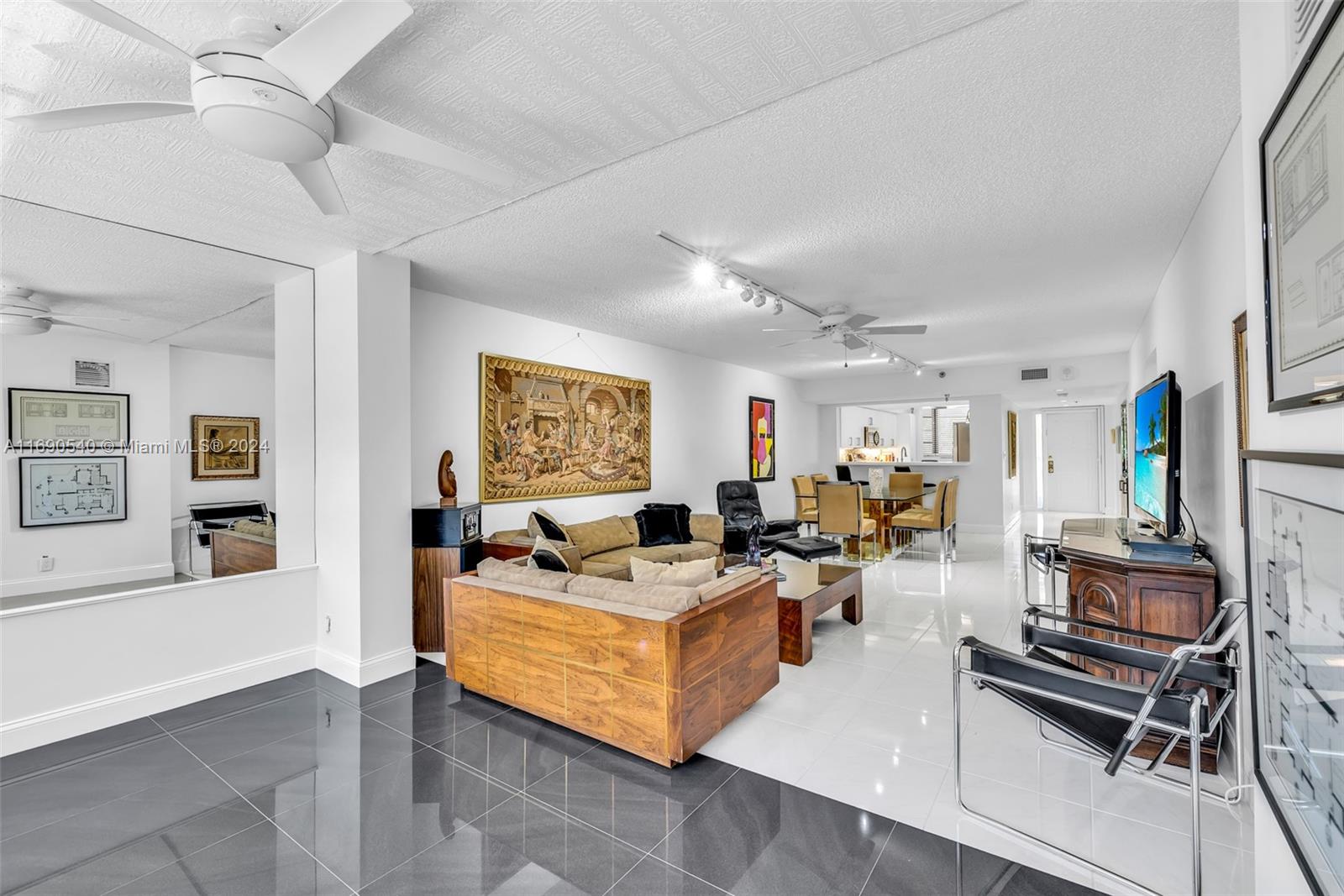 GLENS CONDO - Residential