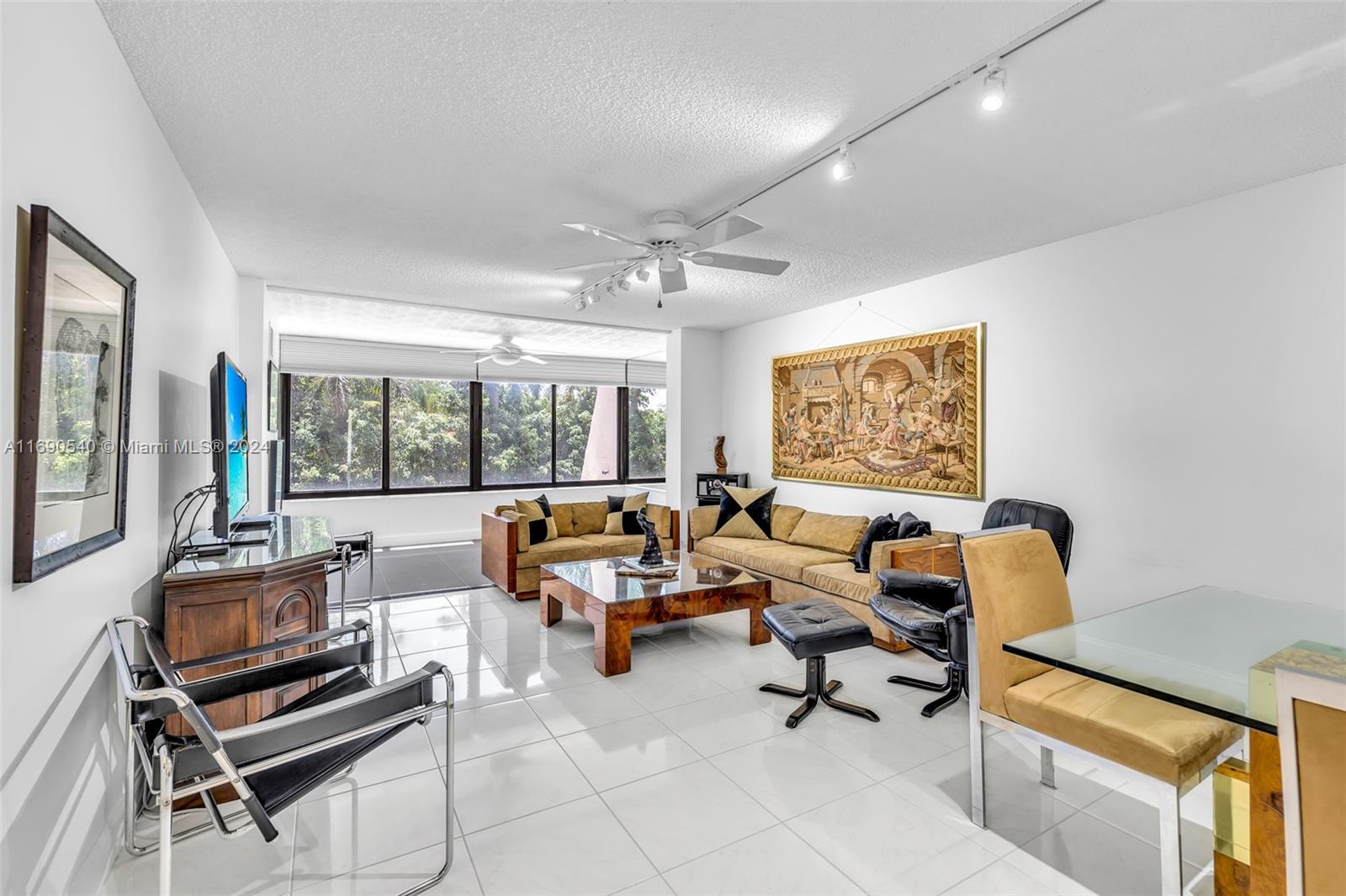 GLENS CONDO - Residential