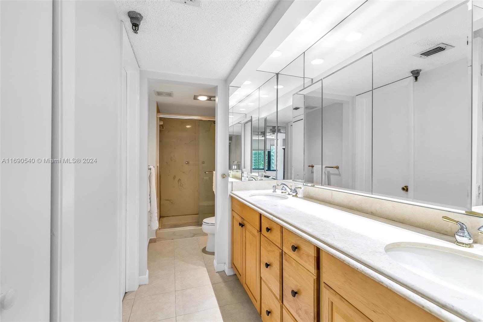 GLENS CONDO - Residential